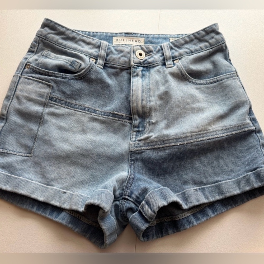 Bullhead Denim Co. Patchwork Mom
Shorts Junior Size 9
